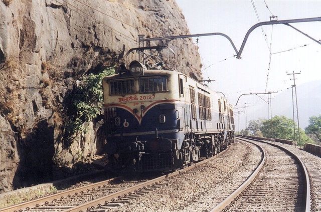 banker2_tunnel22_17apr04.jpg