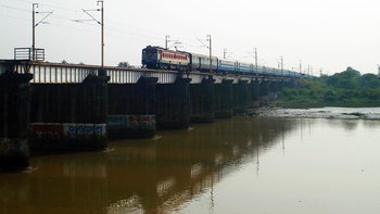 R DSC01817 - 2925 BDTS-ASR PASCHIM EXPRESS - BL WCAM 2 #21868 - AURANGA BRIDGE