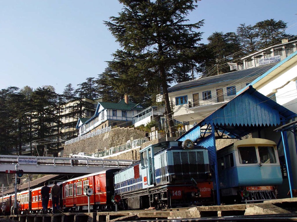 panraromic_view_of_the_stabling_yard_at_simla_ksr_vikas_8nov03.jpg