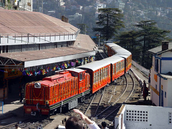 shunting_at_simla_station_ksr_vikas_8nov03.jpg