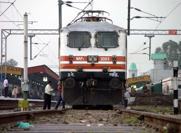 wap5_at_kalka_vikas_8nov03.jpg