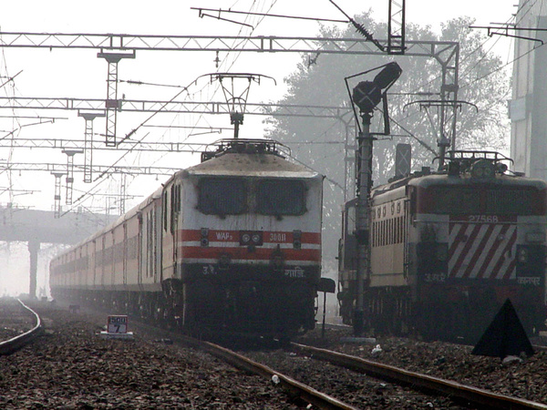 lhb_at_ballabgarh.jpg