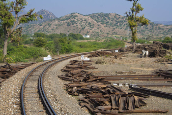 07-ghat begins