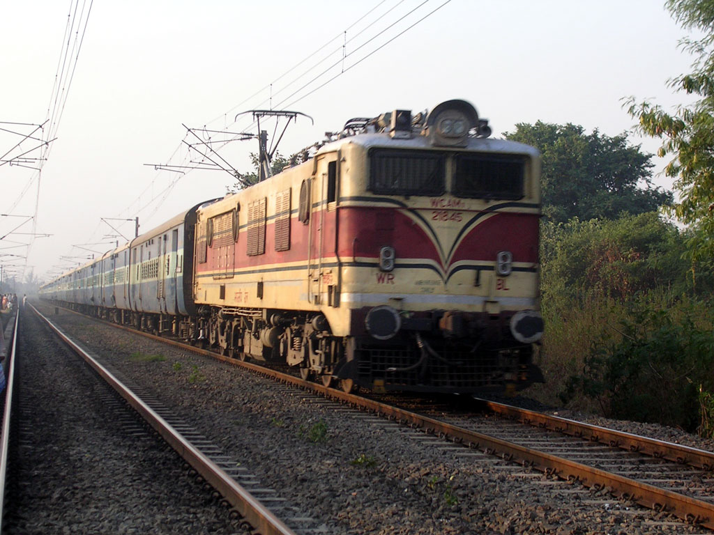 WCAM1_21845_Gujarat_Express.jpg