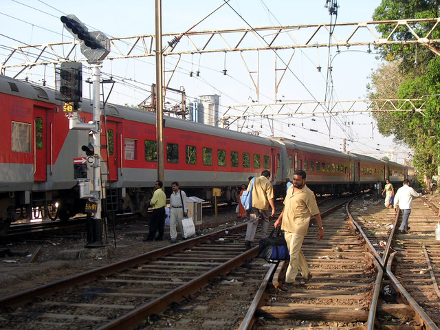 Rajdhani_shunting_BCT_001.jpg