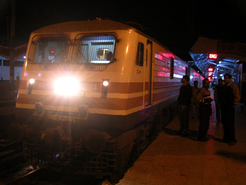 Night Action at Vadodara Jn - January 2005