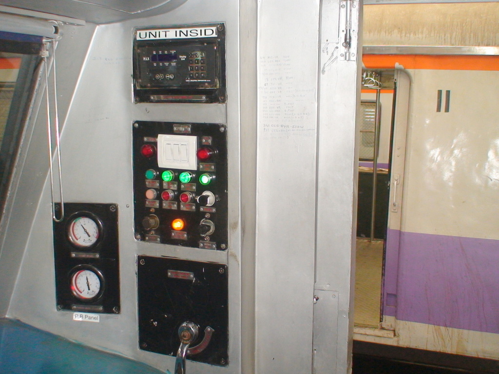 Units of 9xx series Ac - Dc emu captured from Assistant Loco Pilots seat. (Arzan Kotval)