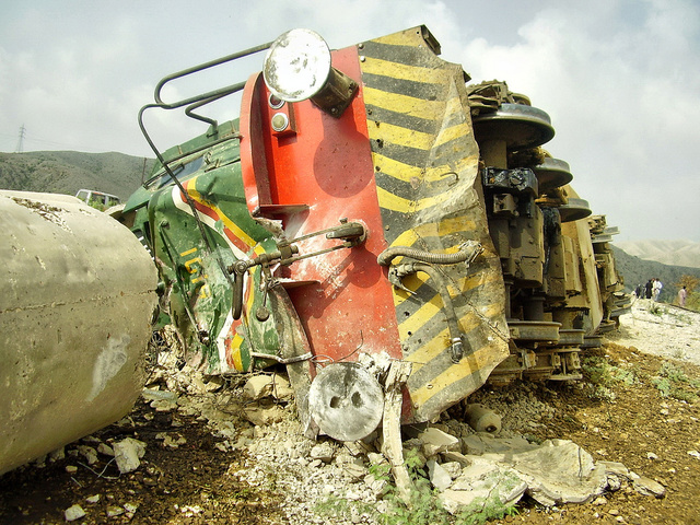 Derail locomotive - Mach catch siding