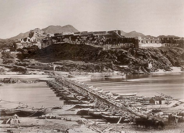 Bridge of boats over the Indus at Attock, 1863