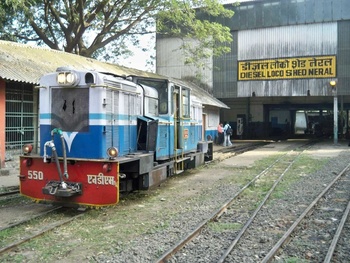 Clean NDM-1A# 550 with headlights on is all set to proceed towards Neral station to take charge of 17:05hrs Neral – Matheran Toy