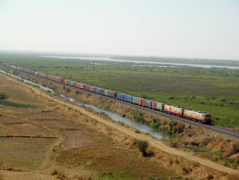 After walking 1.5kms from Vaitarna, managed to capture from the hillock, entire colourful concor rake with twin TKD WAM-4/6P# 21