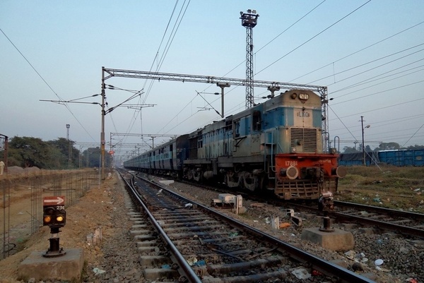 Lucknow's WDM-2B #17881 'PRABAL' departing with 54331 Lucknow-Balamau Passenger on 30th January, 2012 (Santulan Mahanta)