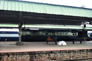 (For LOCO database)KJM WDG-3A Lying Idle at an empty platform of SBC railway station. (Sankalp)