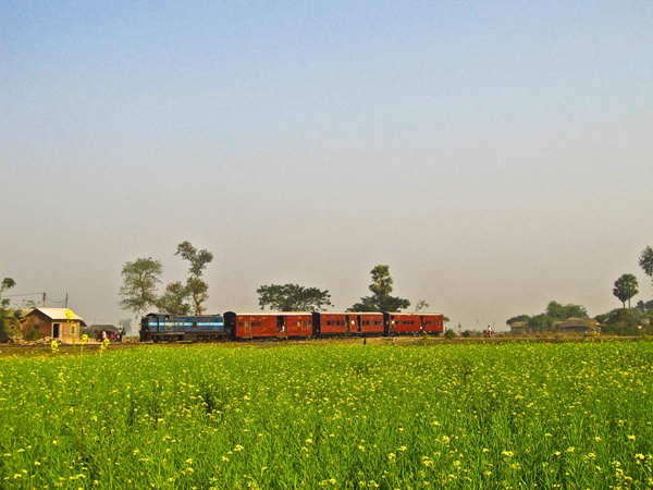 'Ek se bhale do' - The co-existing Narrow and Broad gauge of West Bengal.