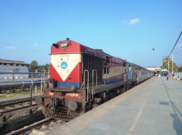 ET WDM-3A #14101R with 12068 Janshatabdi Express at Mariani Junction (MXN). Loco was earlier derated to 2600HP but seems to be r