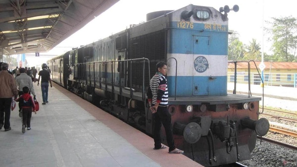 ET deemer with GHY-JTTN Janshatabdi Express at JTTN. Just two days after this (WDM-3D #11276) I spotted its shed mate  WDM-3D #1