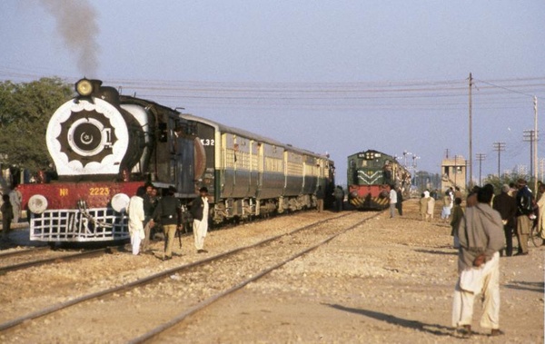 Overtake at Sultanabad