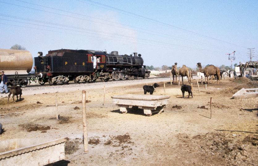 Village between Khanewal and Shorkot