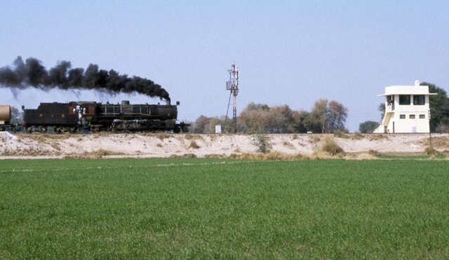 Steam locomotive and signal cabin