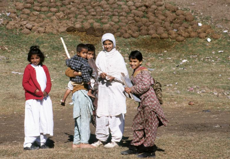 Children at Dinga station