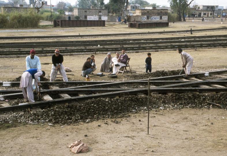 Malakwal, track work