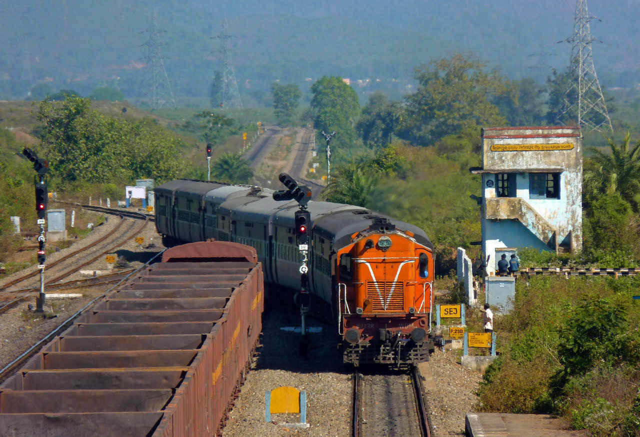 18006 Samaleshwari Express