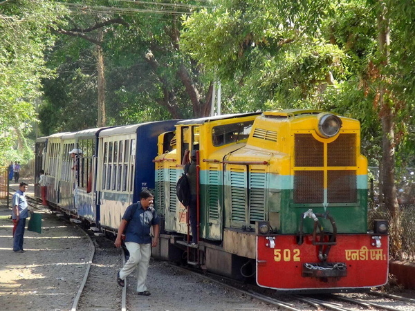 NDM-1# 502 with Matheran - Neral Toy Train is given all clear as it is about to terminate shortly at Neral Junction with nice gr