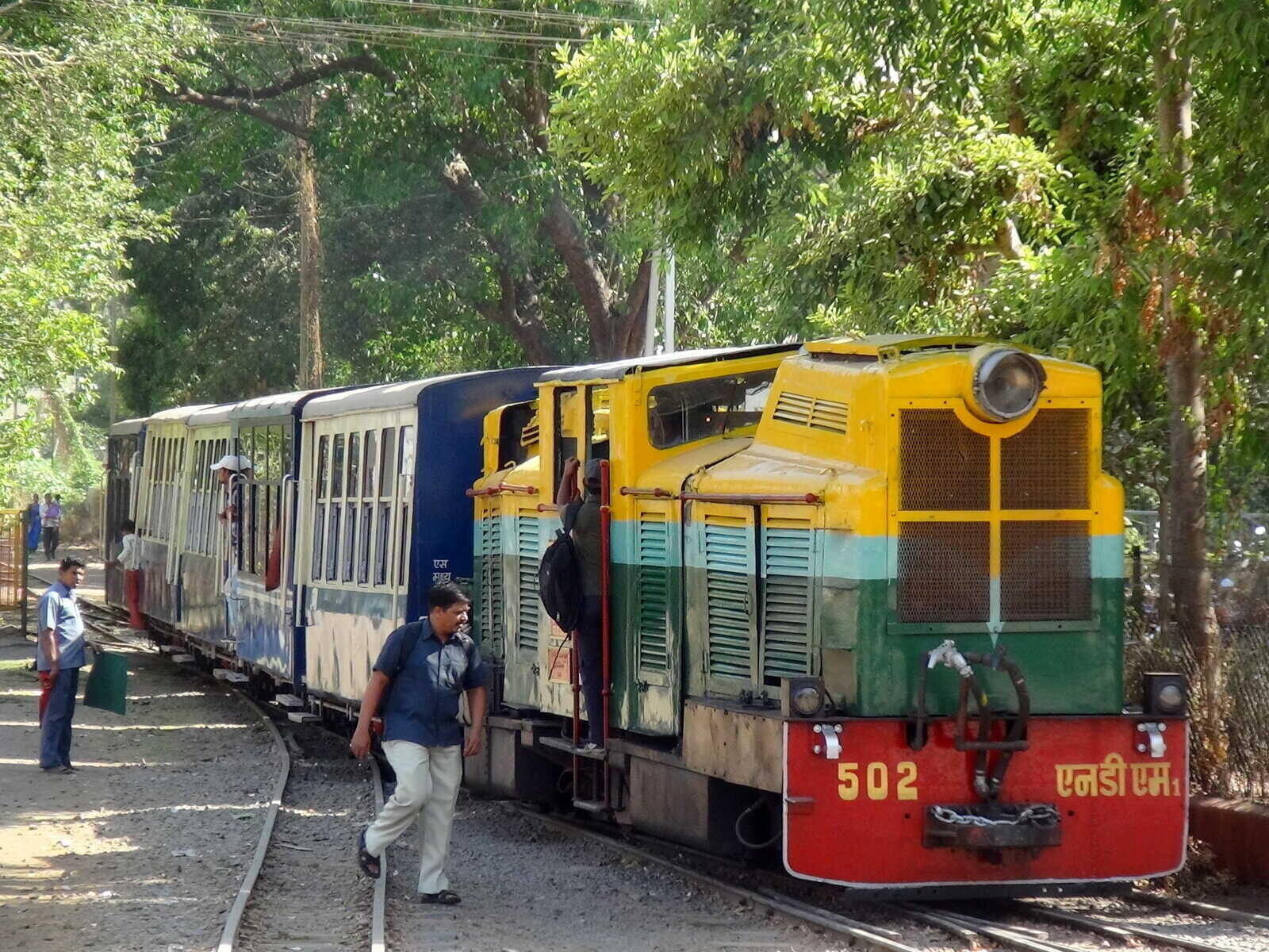 NDM-1# 502 with Matheran - Neral Toy Train is given all clear as it is about to terminate shortly at Neral Junction with nice gr