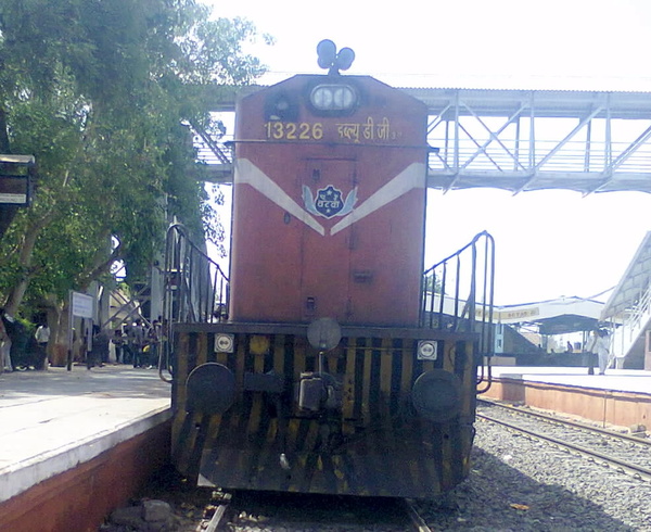 WDG3A # 13226 with BDTS - BVC exp. in tow. (Somesh Thakur)