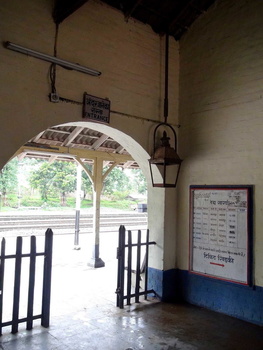 A fascinating old world lamp captured at a remote station called Barsali in Madhya Pradesh. Barsali is the geographical central 