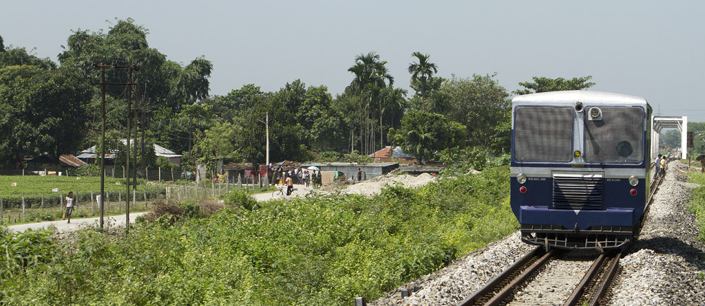 Rail_Bus_Tea Garden