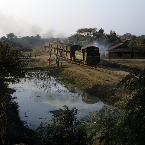 Approaching Katwa from Ahmadpur