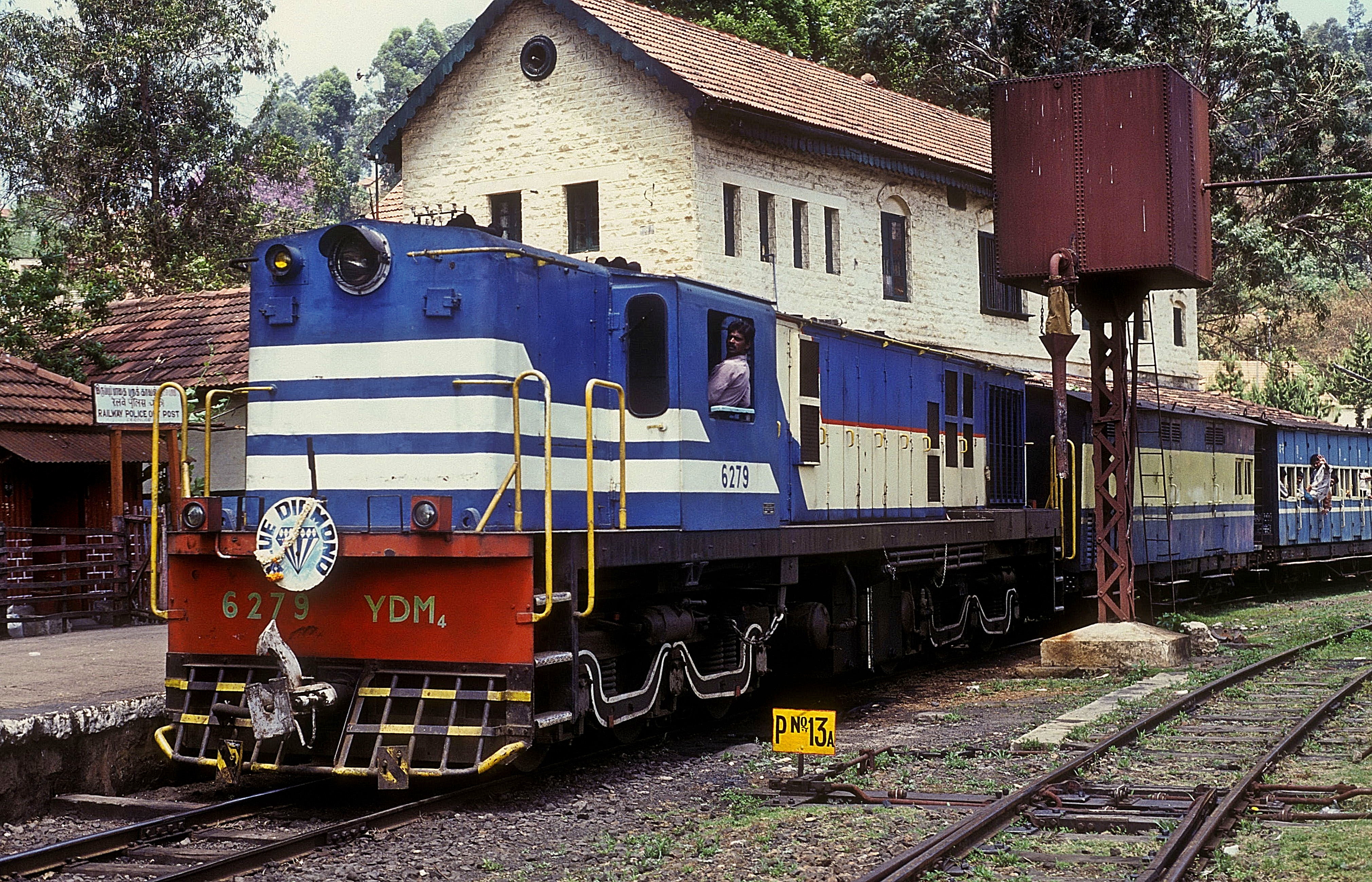 YDM-4 6279   at Coonoor 