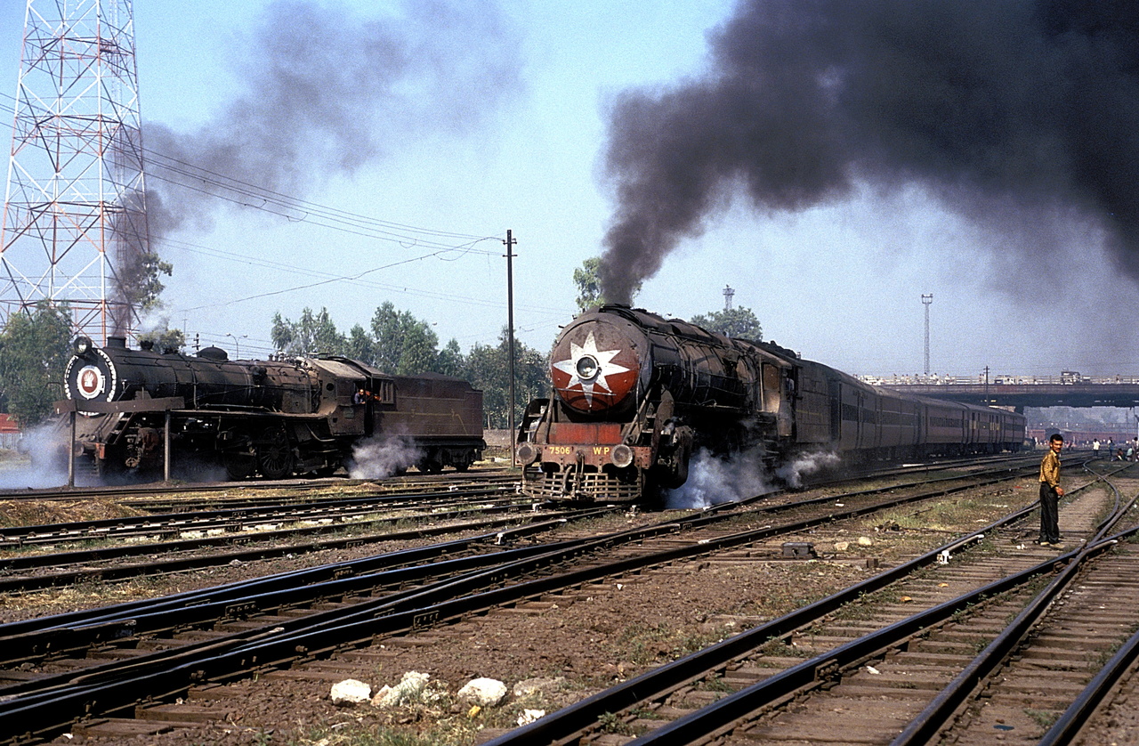 WP 7506 + WL 15051 at Ludhiana