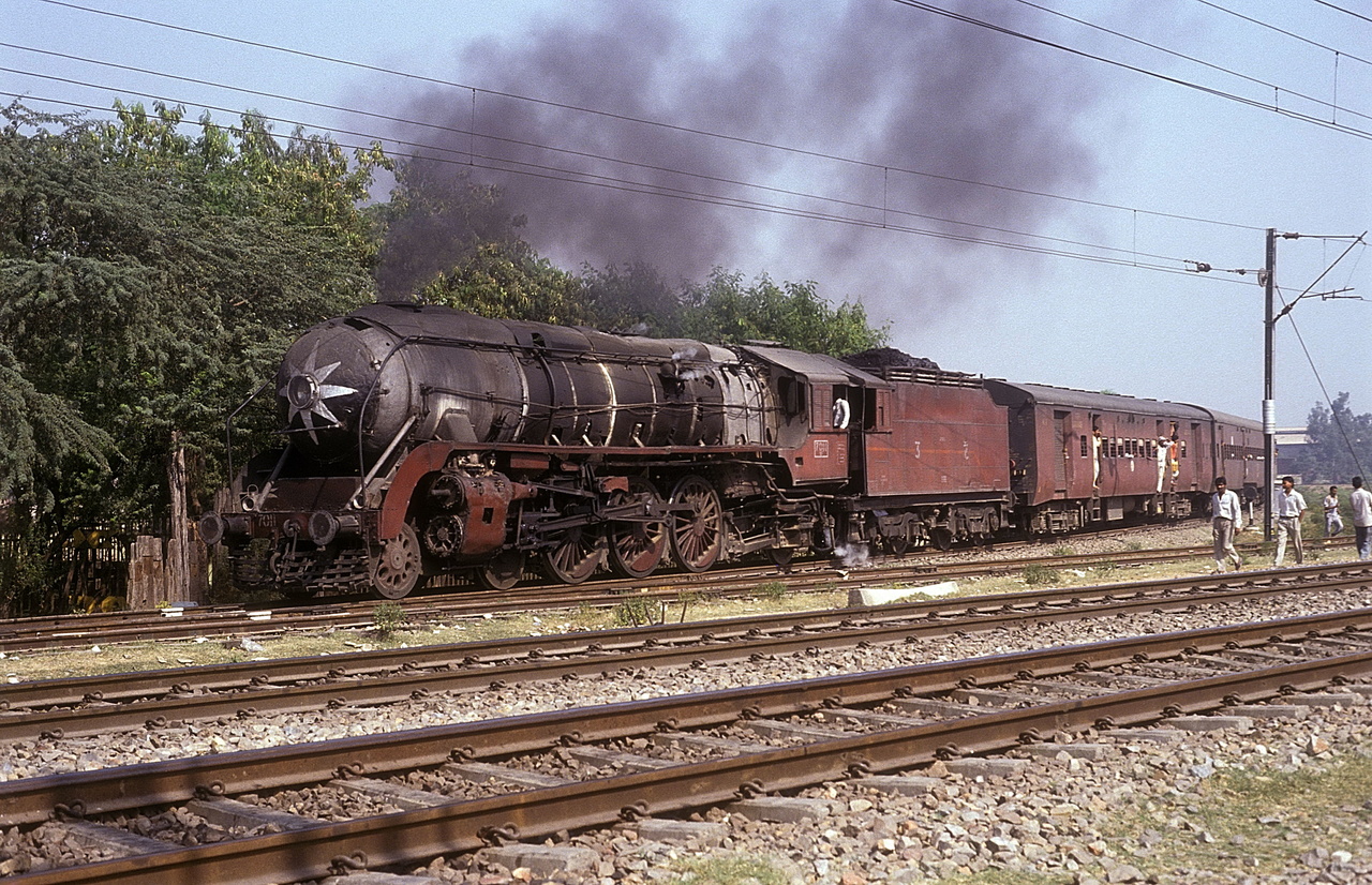 WP 7011 at   Delhi-Shahdara