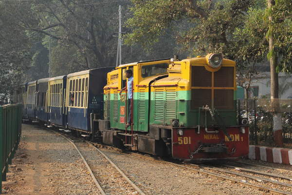 INDIA 501 (NDM-1) Neral NG 01-02-13 (52102 0700 Matheran - Neral) r