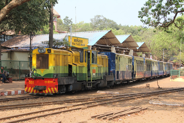 INDIA 551 (NDM-1A) Matheran 01-02-13 (rear of 52152 1150 Matheran - Aman Lodge) r