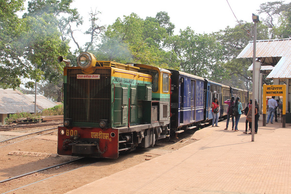 INDIA 600 (NDM-6) Matheran 01-02-13 (52152 1150 Matheran - Aman Lodge) r