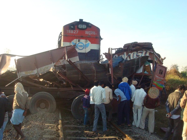 18827 LOCO COLID WITH LORRY