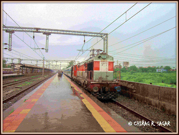 LDH WDG3A # 14832 as power of 22908 Hapa - Madgaon Express departing from BSR (vasai road). (chirag sagar)