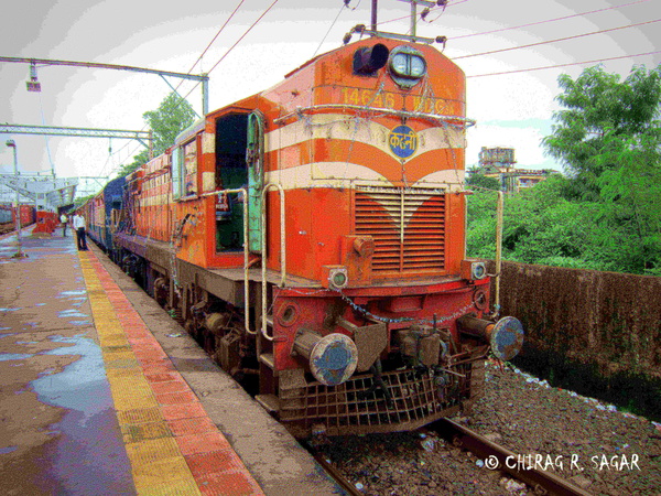 KTE WDG3A # 14646 as power of 22475 Bikaner – Coimbatore (Weekly) SF AC Express on inauguration day arriving at BSR (vasai road)