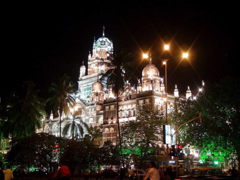 A very well lighted Western Railway Headqaurter building at Churchgate station taken on 17/04/2013 evening. (Arzan Kotval)