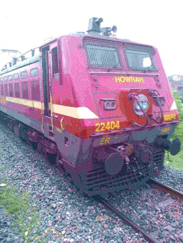 hwh wap 4 22404 with hwh ranchi shatabdi exp.