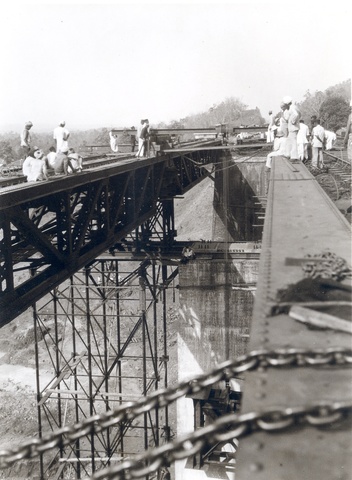 Unidentified Bridges 032