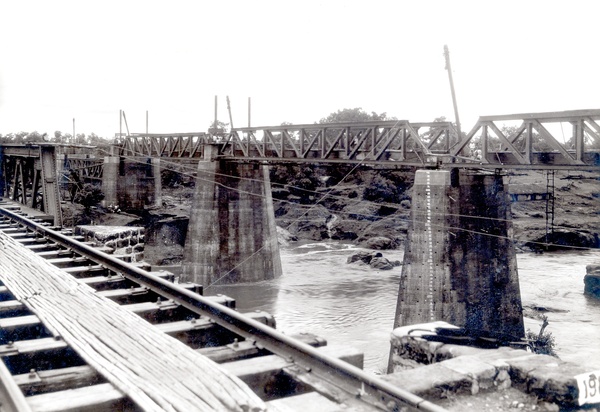 Unidentified Bridges 038