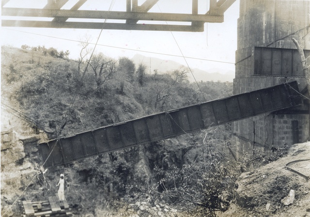 Unidentified Bridges 054