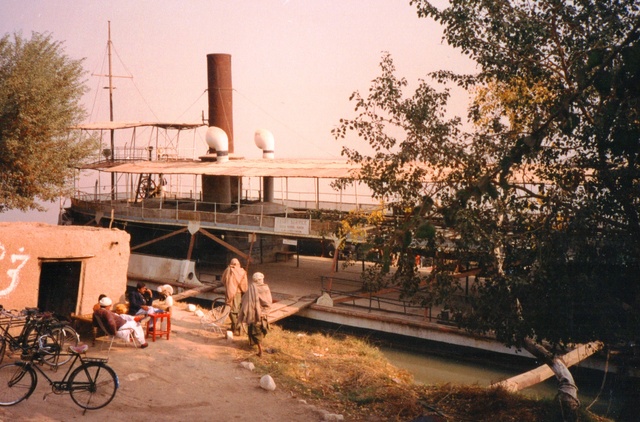 The bow of the Jhelum
