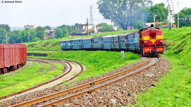 Train No 58840 Most Probably the Longest running narrow gauge train of India Jabalpur - Nainpur - Nagpur N.G. Passenger curving 