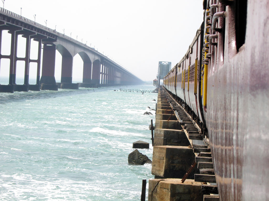 Pamban Viaduct 6702 021204 2.jpg