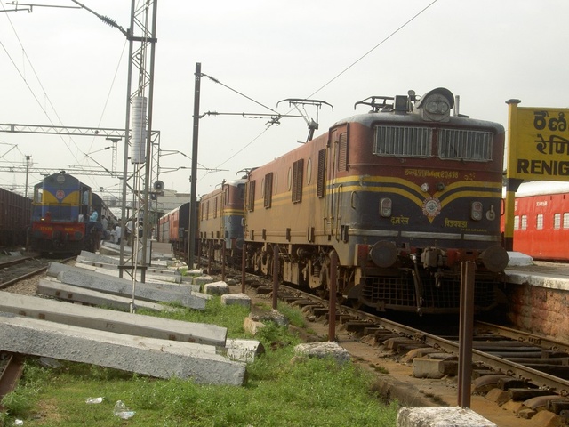 Guntakal Wdm2 and BZA Wam4.JPG